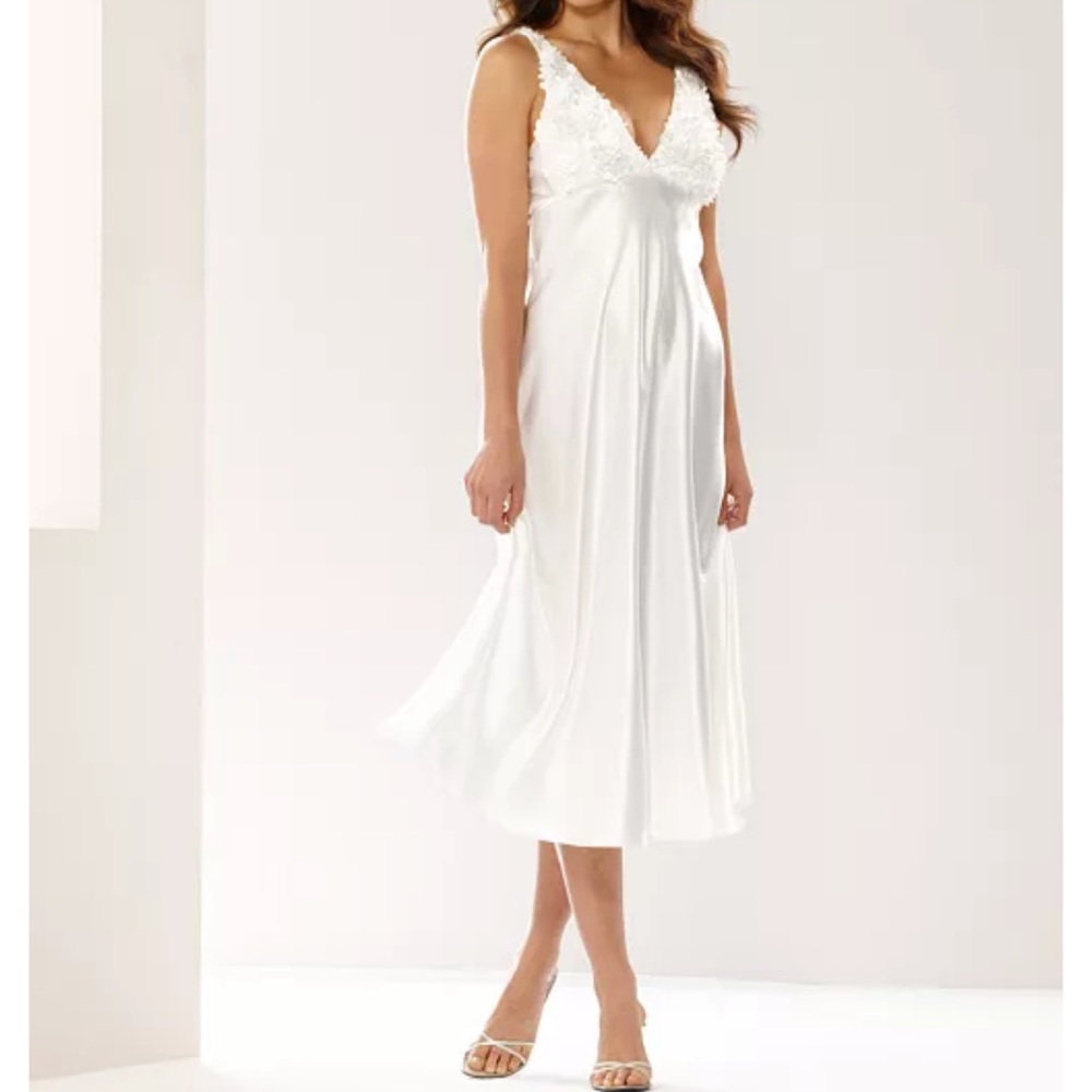 Flora Nikrooz Bellflower Charmeuse Slip Dress in M